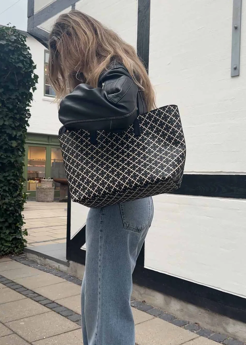 ABI TOTE>By Malene Birger New