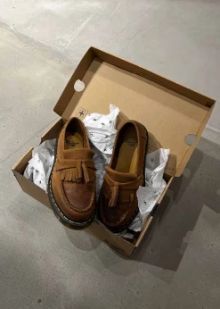 Adrian Ys Tumbled Nubuck><noscript><img width=