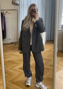 AmayaMD pants><noscript><img width=