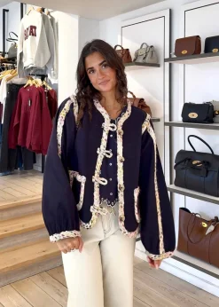 Como Jacket><noscript><img width=