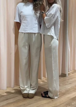 DarrelMD pants><noscript><img width=