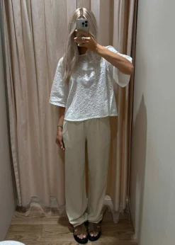 DarrelMD pants><noscript><img width=