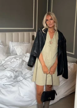 DaynaMD dress></noscript>Modström Discount