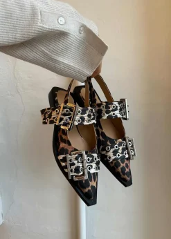 Feminine Buckle Ballerina Satin Print>Ganni Hot