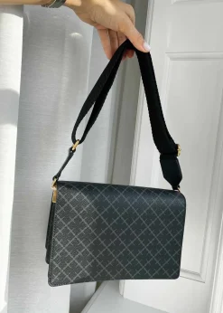 LOENNA><noscript><img width=