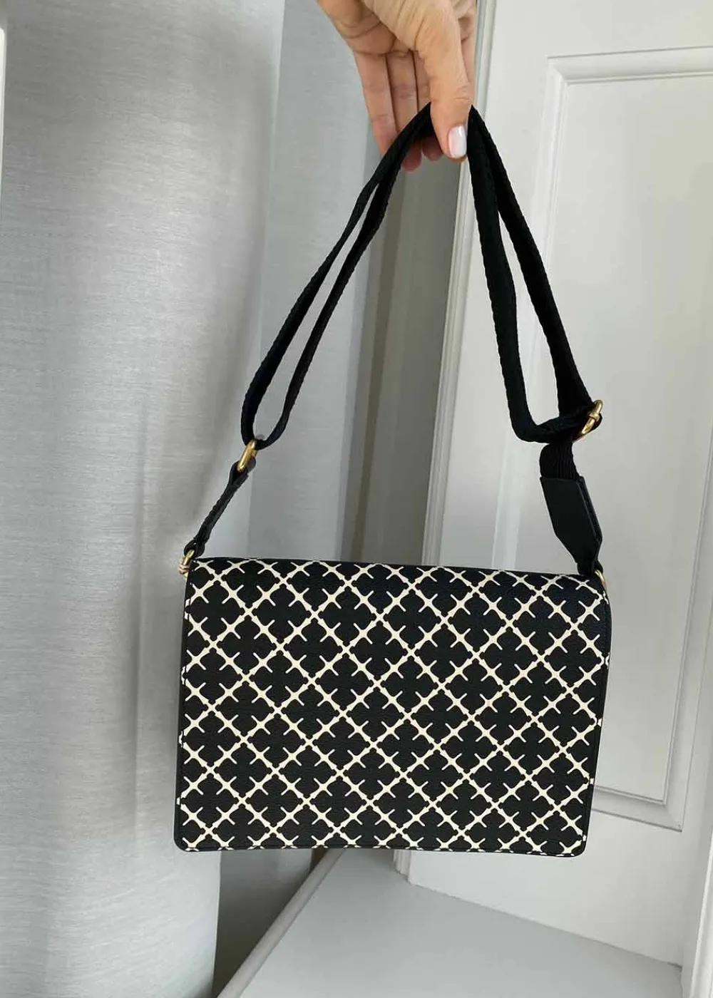 LOENNA>By Malene Birger Hot