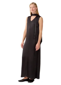LucillaMD long dress></noscript>Modström New