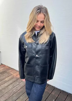 W' Michigan Jacket><noscript><img width=