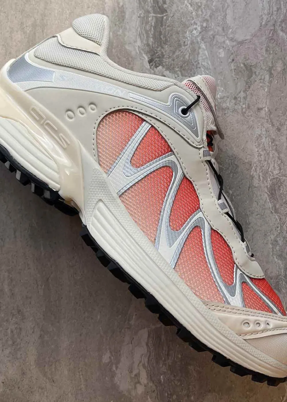 XT-WHISPER>Salomon New