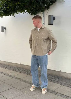 Checkered Shirt><noscript><img width=