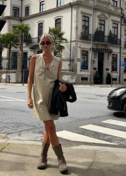 DaynaMD dress><noscript><img width=