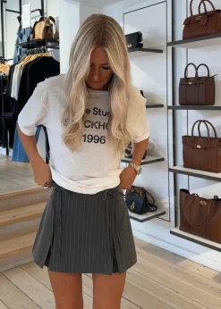 EmiliaMD bow skirt><noscript><img width=