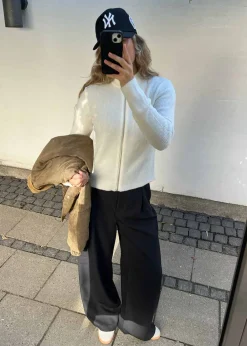 GaleMD 2 wide pants><noscript><img width=