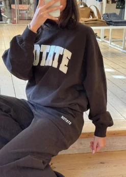 HEAVY STRAIGHT SWEATPANTS><noscript><img width=