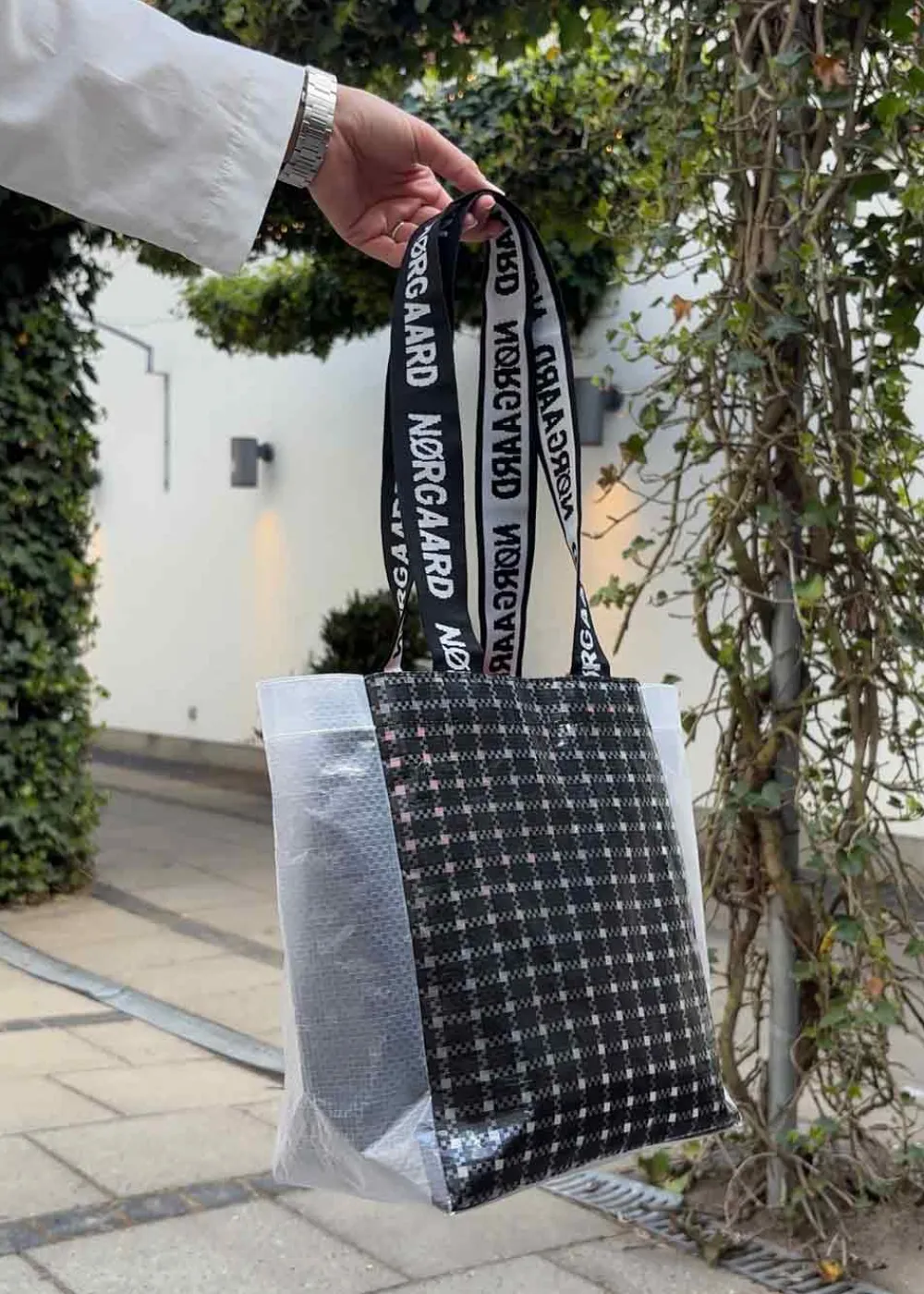 Laundrette mirca bag>Mads Nørgaard