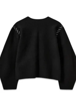 Oslo Sweater>The Garment