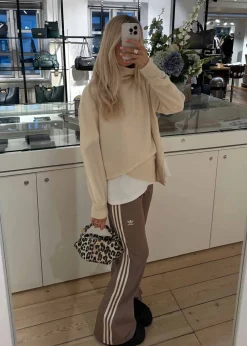 Raxow knitwear><noscript><img width=