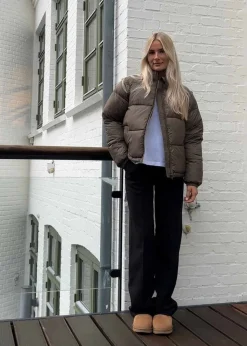 SammiMD jacket></noscript>Modström Discount