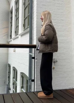 SammiMD jacket></noscript>Modström Discount