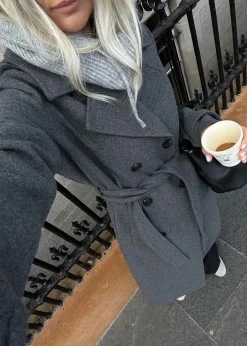 ShayMD coat><noscript><img width=