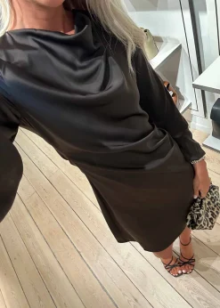 Tailormd LS short dress><noscript><img width=