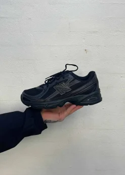 U740BO2><noscript><img width=