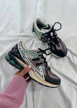 U1906NB><noscript><img width=