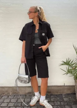 w' pierce short><noscript><img width=